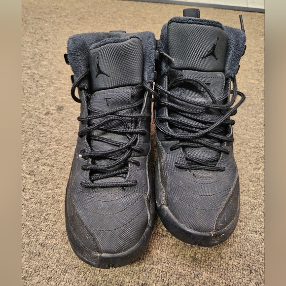 Air Jordan 12 Winterized Black Size 6y - Picture 4 of 7